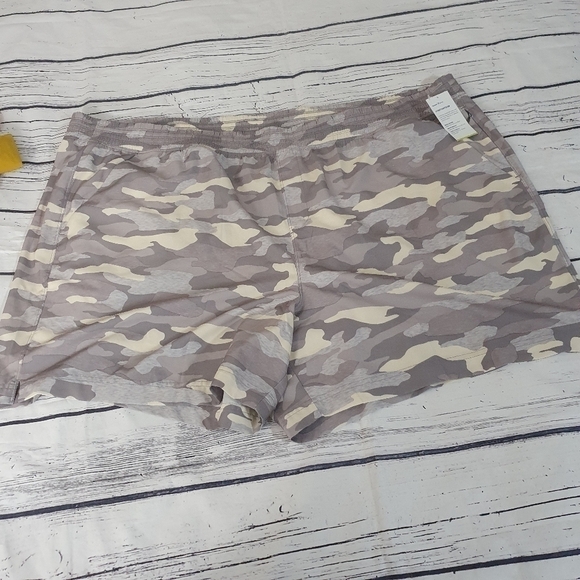 Old Navy Mid-Rise StretchTech Plus Size Shorts for Women Size 4X - Bundle - Picture 7 of 9